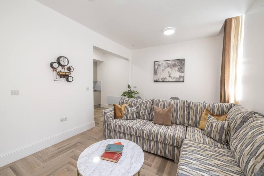 The Pocklington - The Filbert Suite Leicester Bagian luar foto